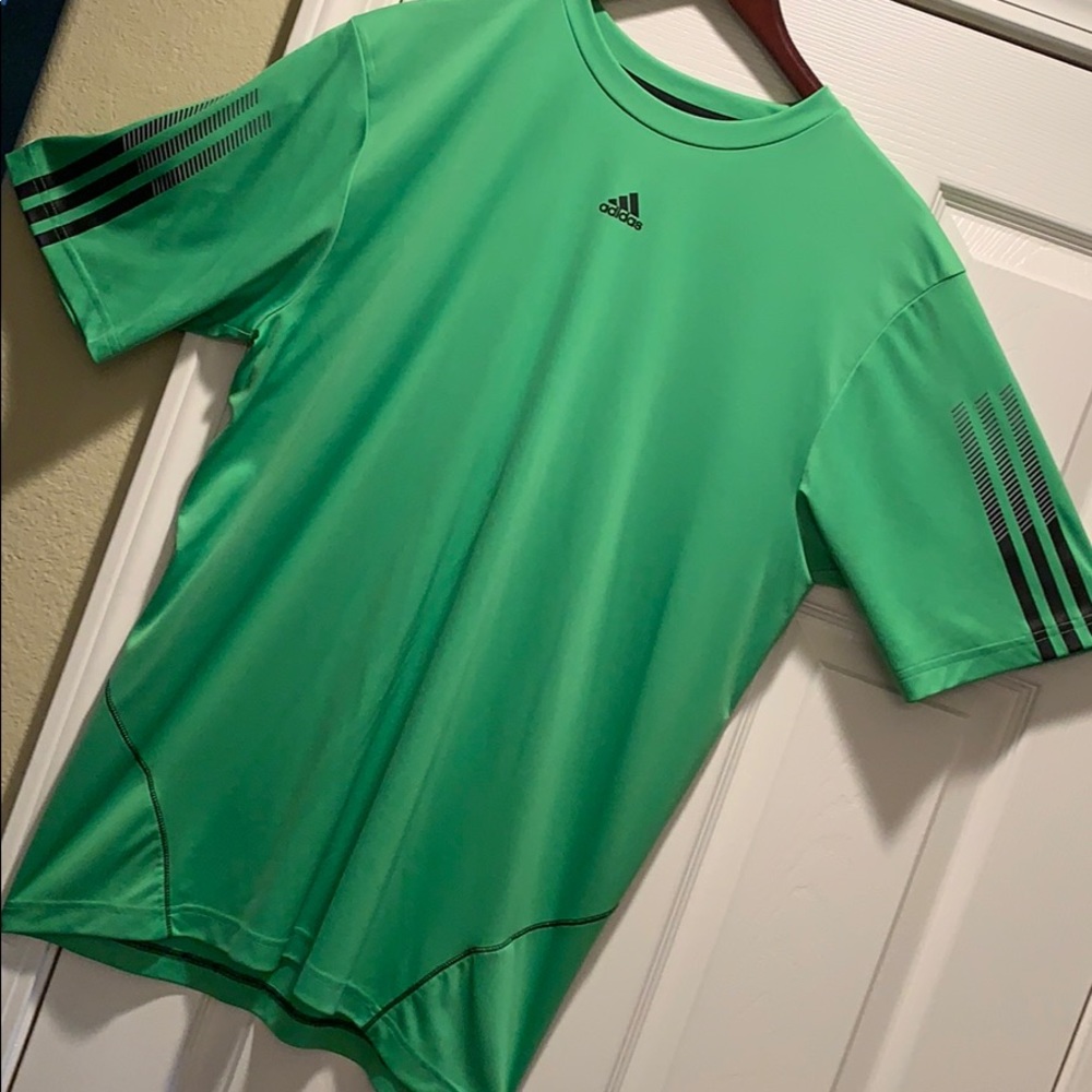 Adidas sports crew neck tee very cool color!